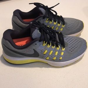 Nike women’s Run Easy Tennis shoes